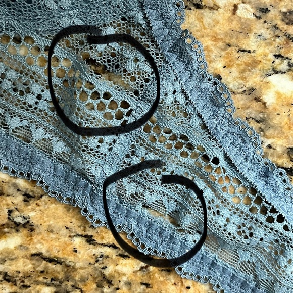 Victoria's Secret Blue Lace Halter Bralette Triangle Top Festival Lingerie XS - Picture 11 of 11